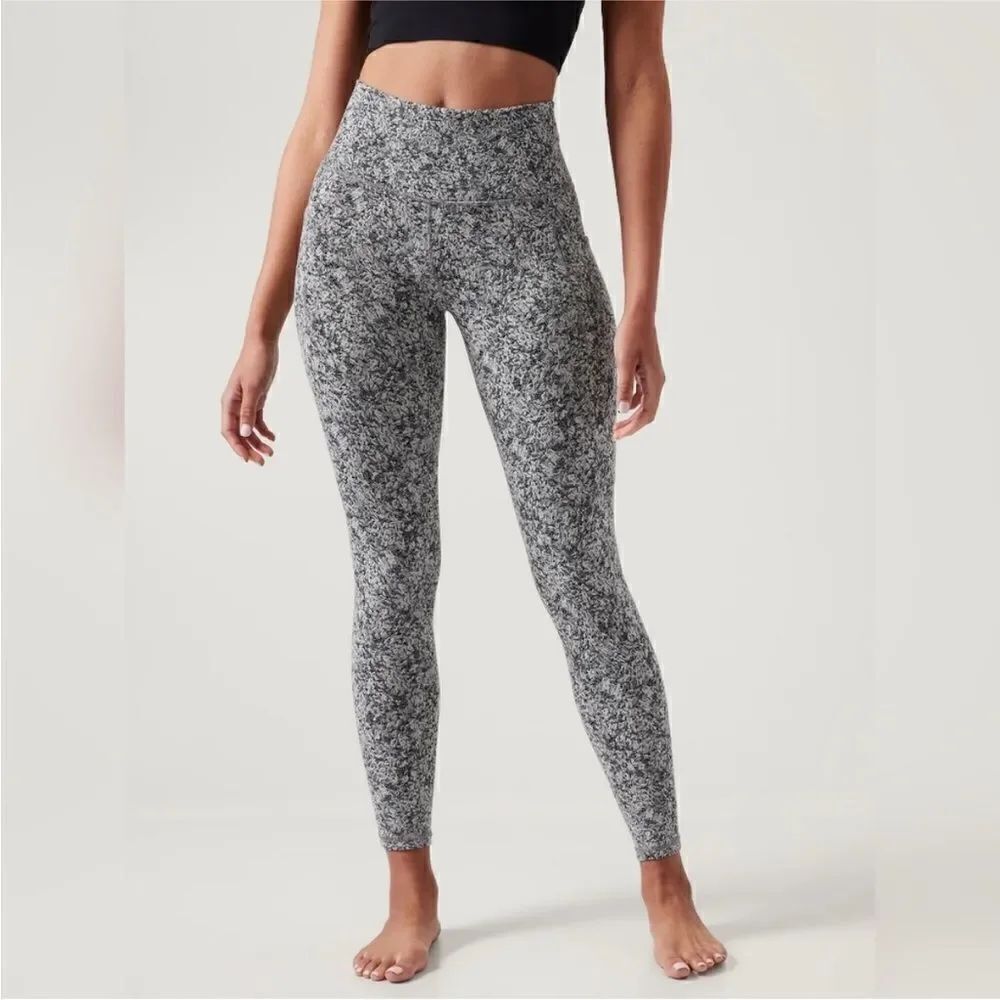 Athleta Salutation Stash Pocket II Textured 7/8 Tight Moonflower Black XS
